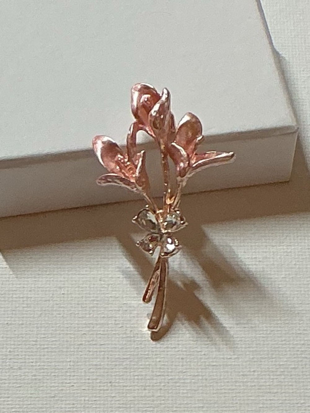 Rose Gold Resin Rhinestone Tulip Lapel Brooch - nwot